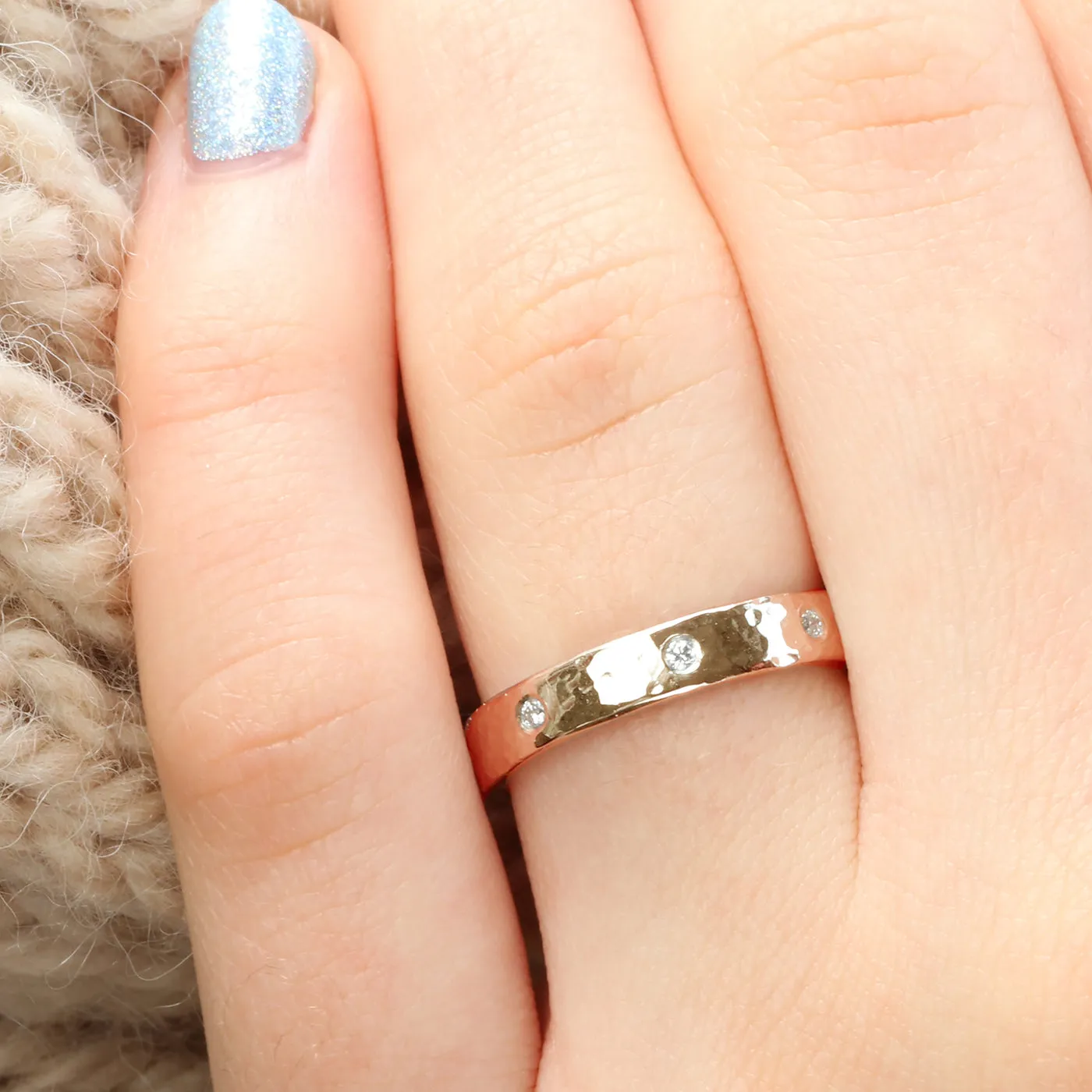 18ct Rose Gold 3.5mm 8 Diamond Hammered Wedding Ring