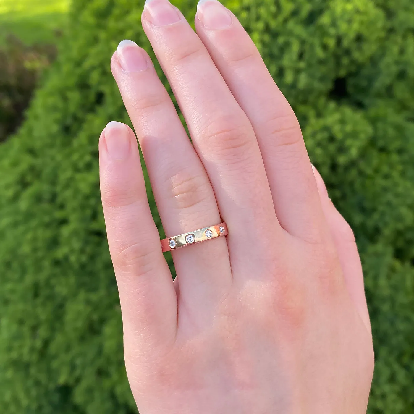 18ct Rose Gold 3.5mm Flat Polished 12 Diamond Wedding Ring