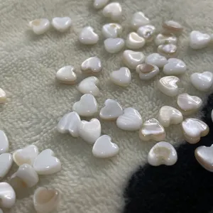 20 Natural White Conch Heart Shell Beads for DIY Jewelry