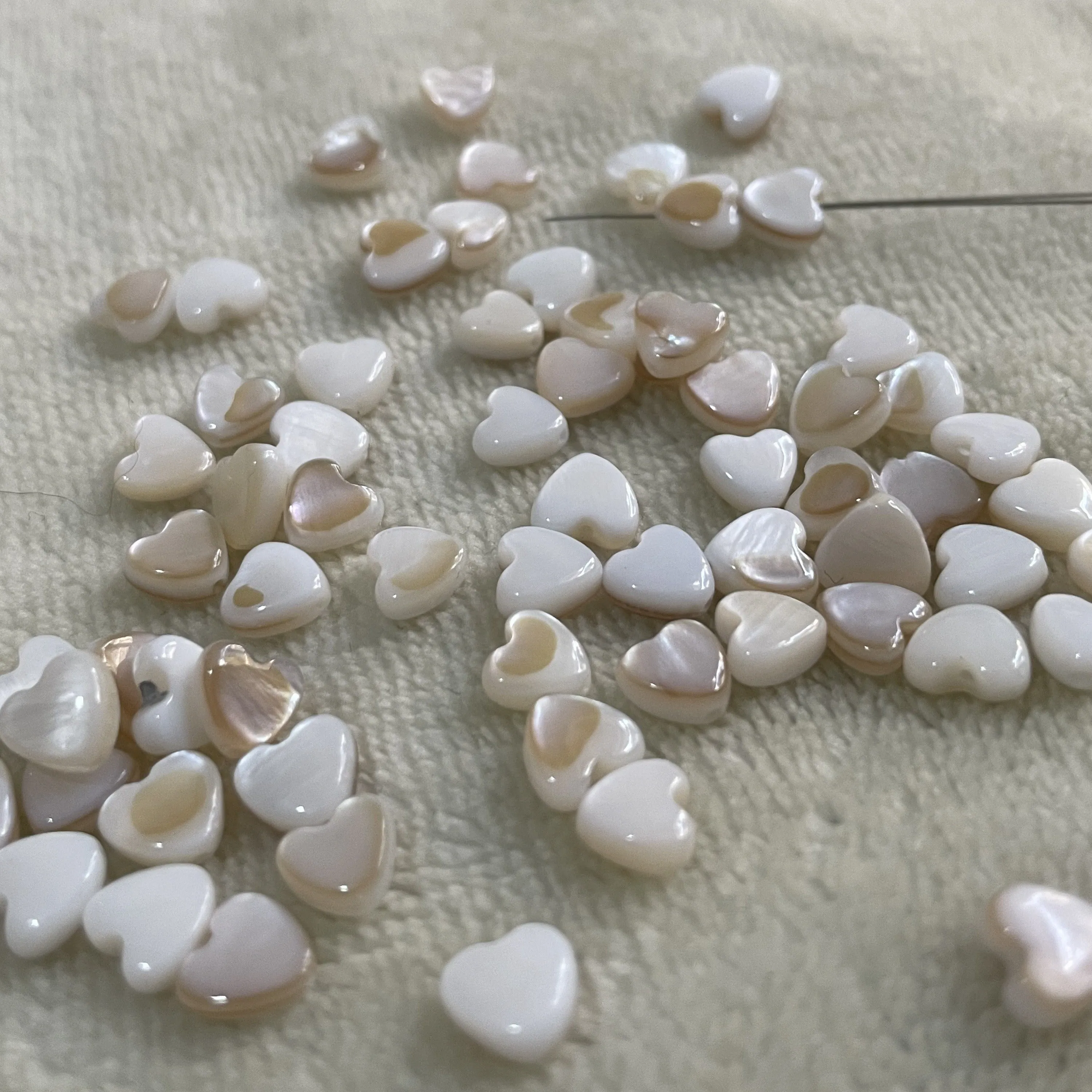 20 Natural White Conch Heart Shell Beads for DIY Jewelry