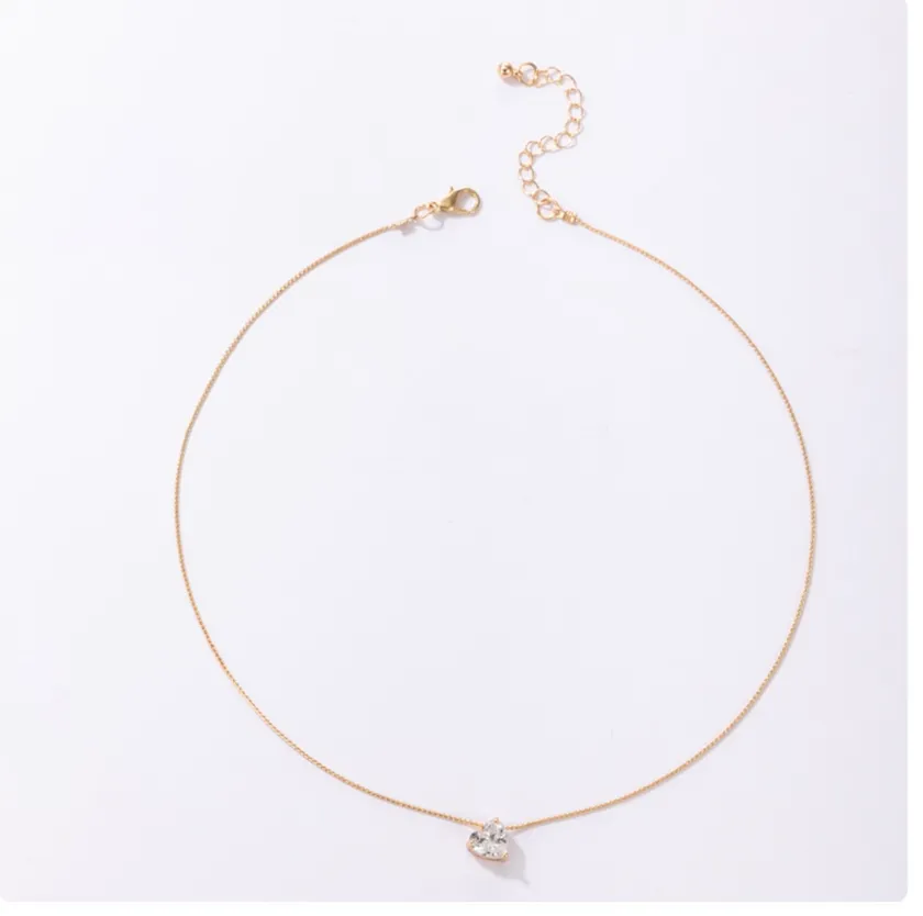 La Belle Fantastique Gorgeous Zircon Diamond studded Heart Shaped Clavicle Chain Necklace Gold Plated