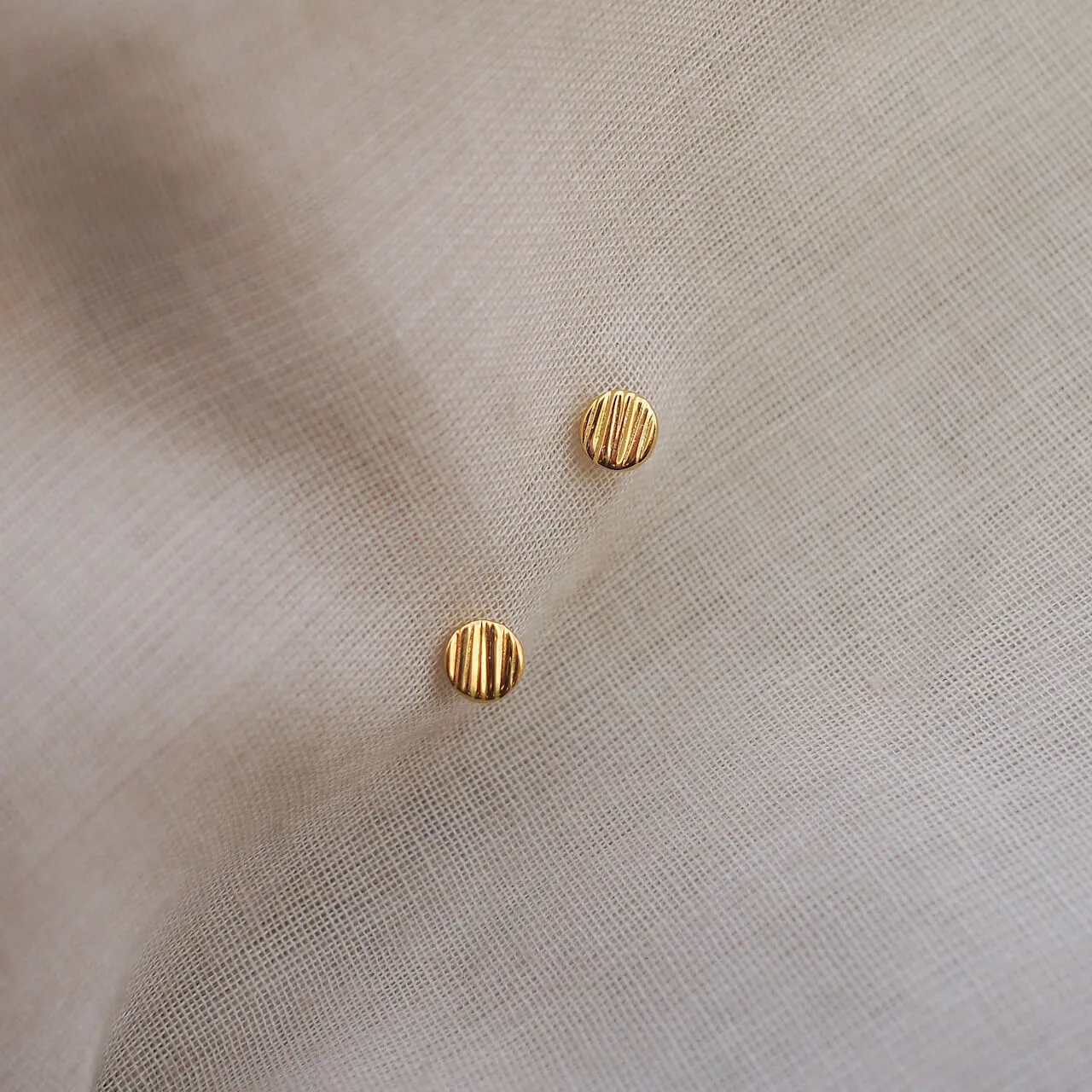 Origins Studs Gold