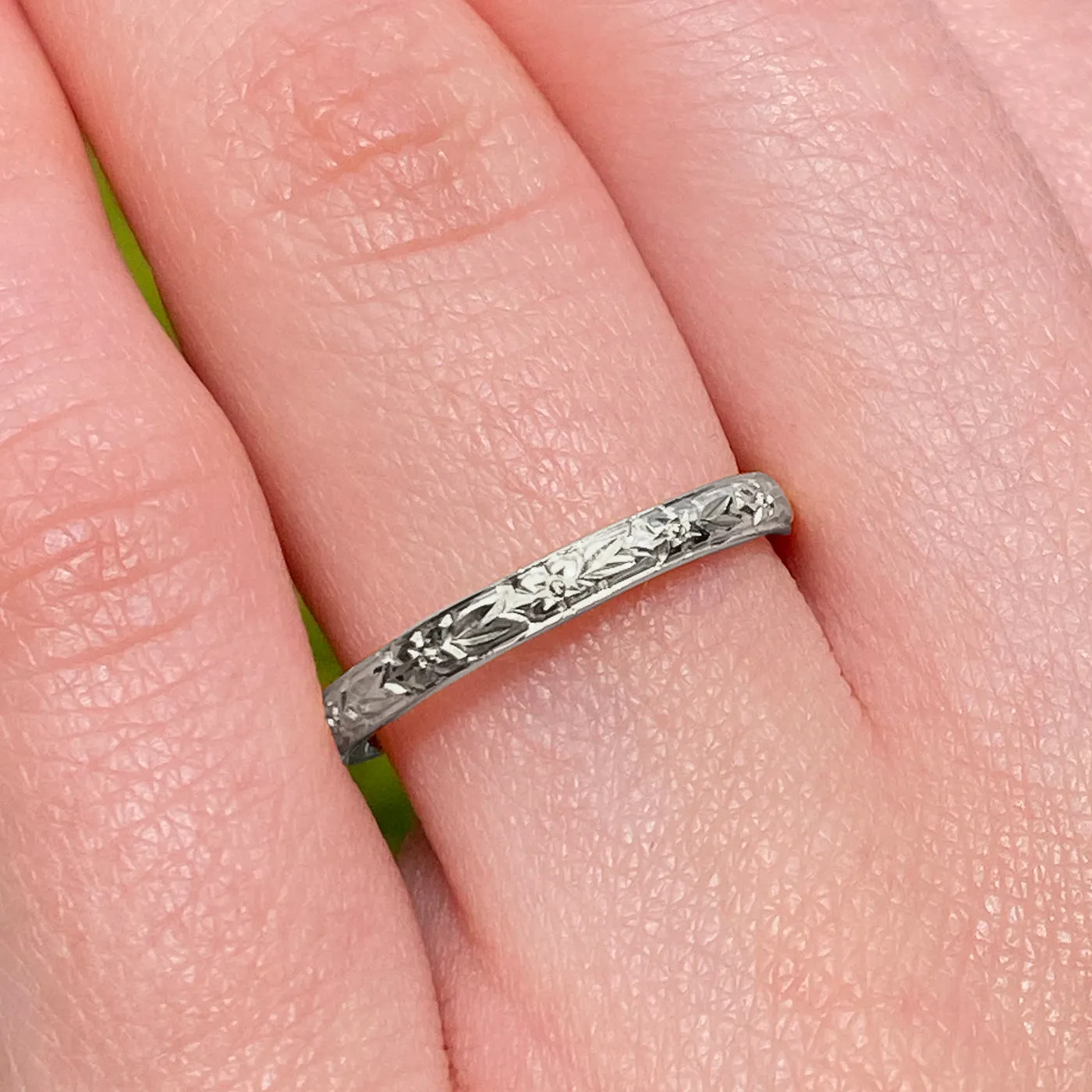 Platinum Orange Blossom Engraved 2.5mm Comfort Fit Court Wedding Ring
