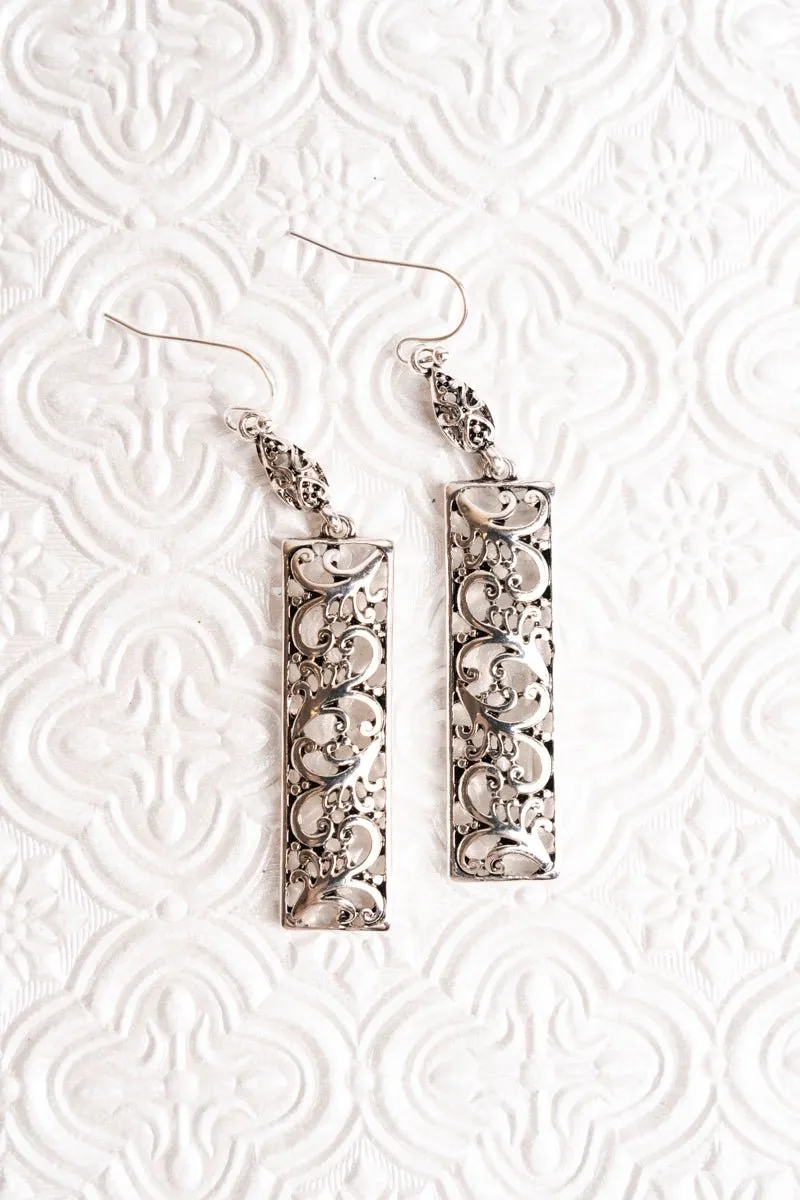 SALE! Silvertone Scroll Kinwick Bar Earrings