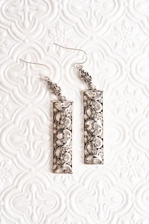 SALE! Silvertone Scroll Kinwick Bar Earrings