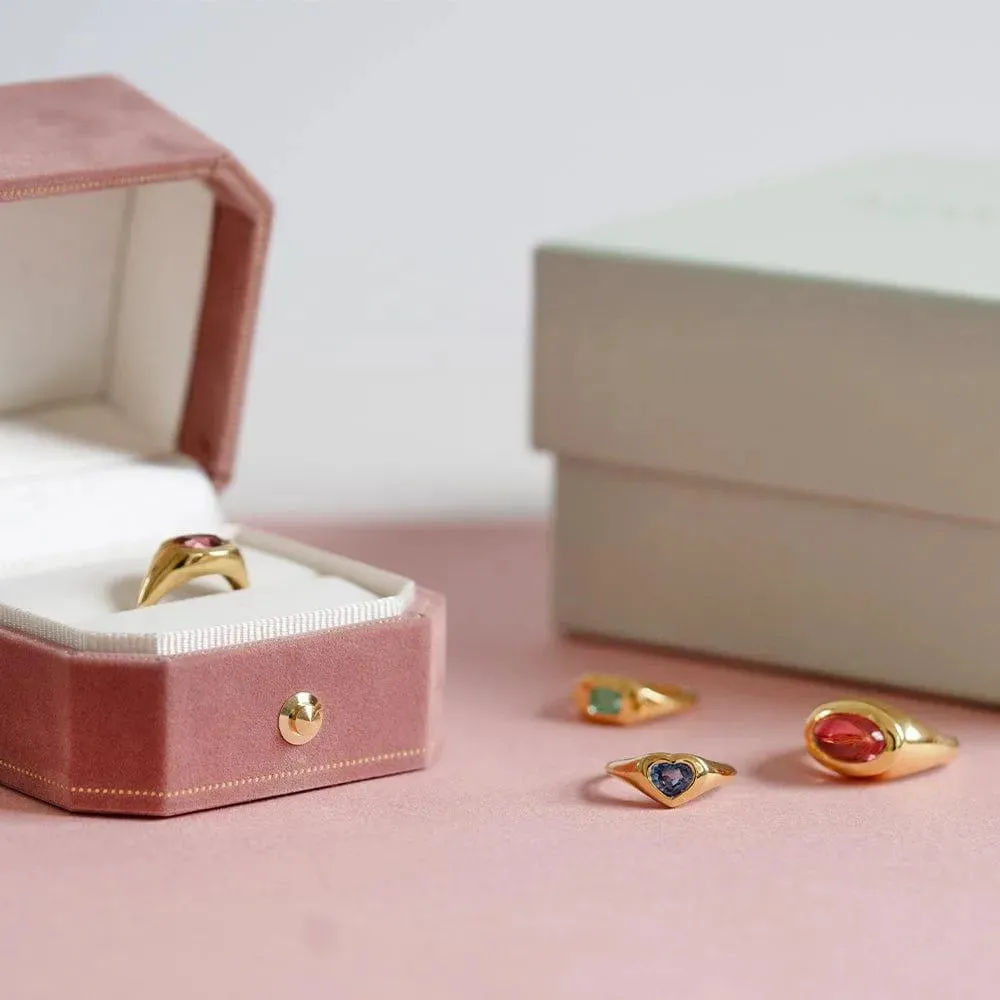 Signet 18ct Gold Cabochon Tourmaline Ring